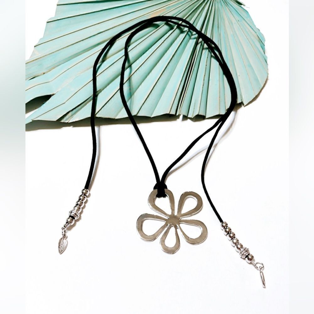 Silver flower pendant  S212 - Picture 2 of 3